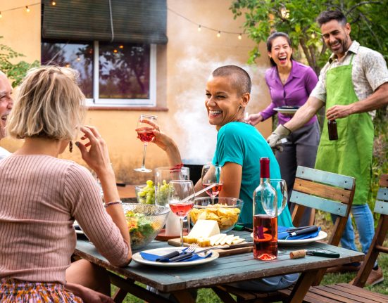 Throw-Your-Last-Summer-Backyard-BBQ